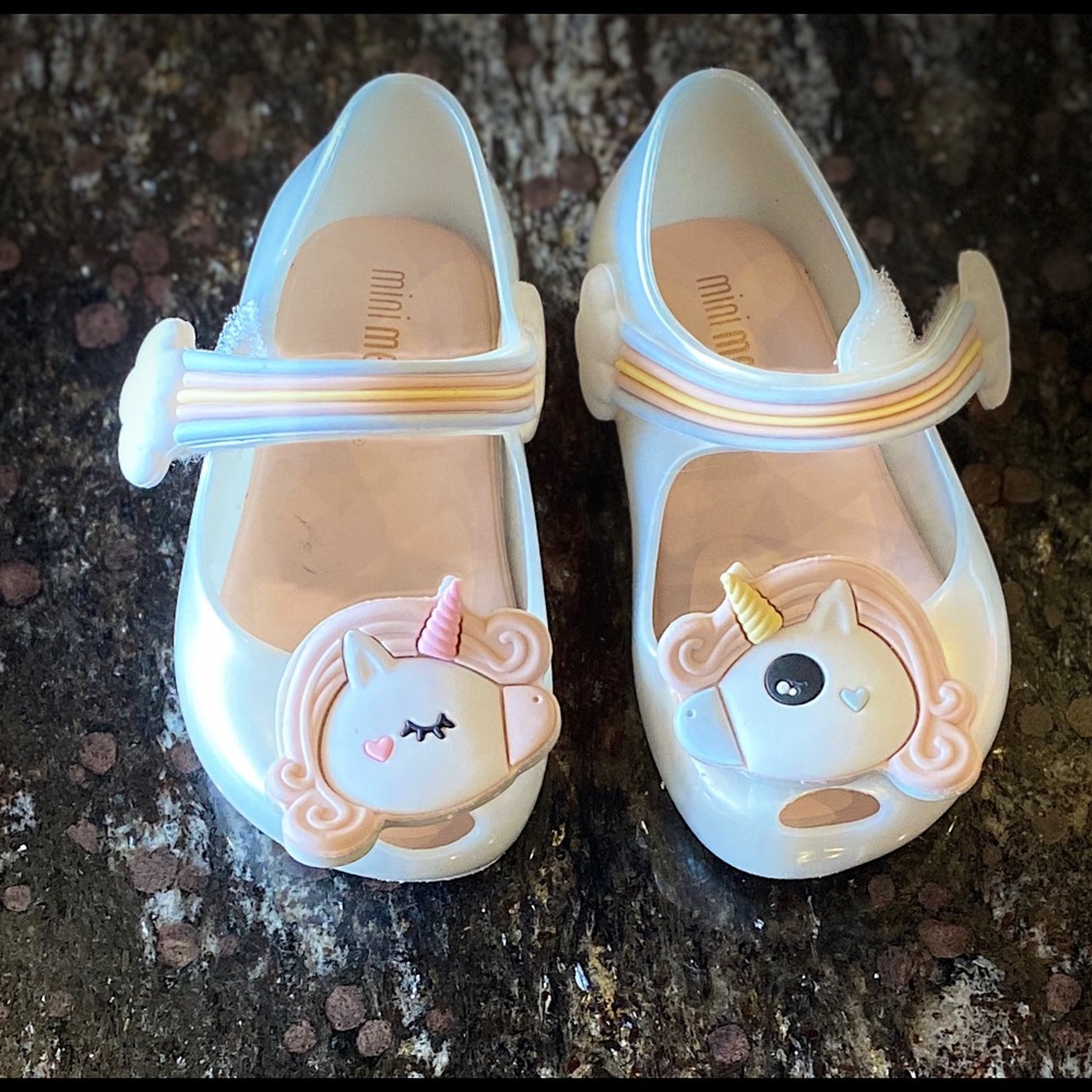 Mini Melissa ultragirl unicorn Mary Jane.  Size 5